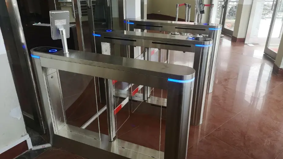 שער גישה לזיהוי פנים