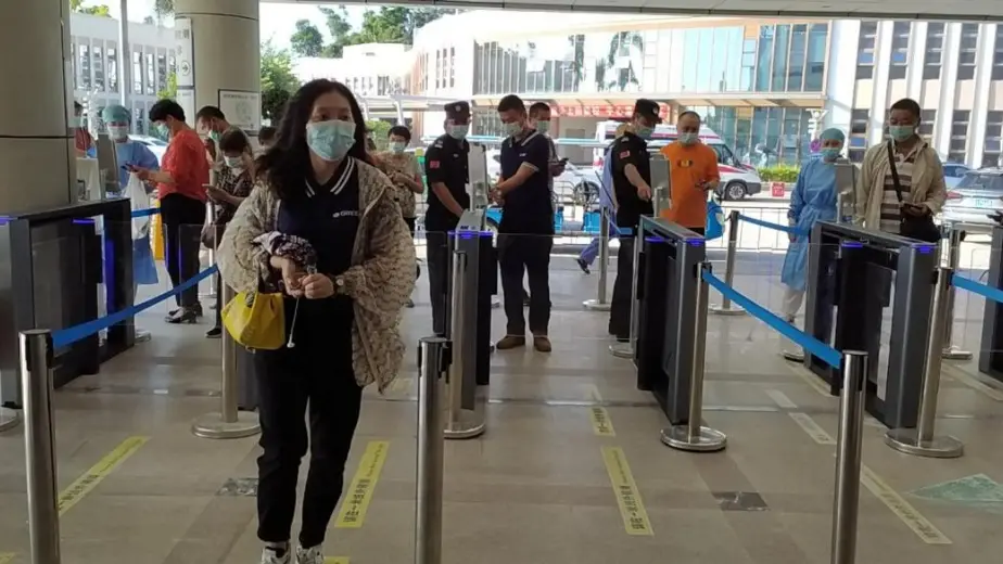 מערכת בקרת גישה רפואית חכמה