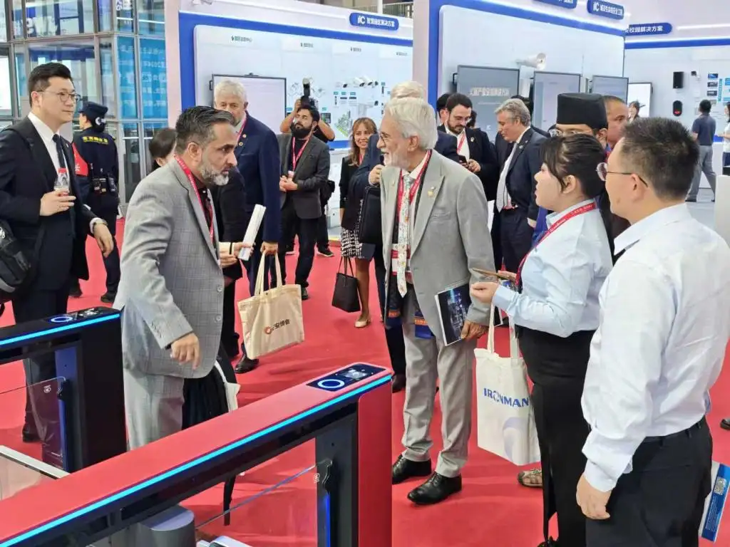 IRONMAN אינטליגנציה מסקמת