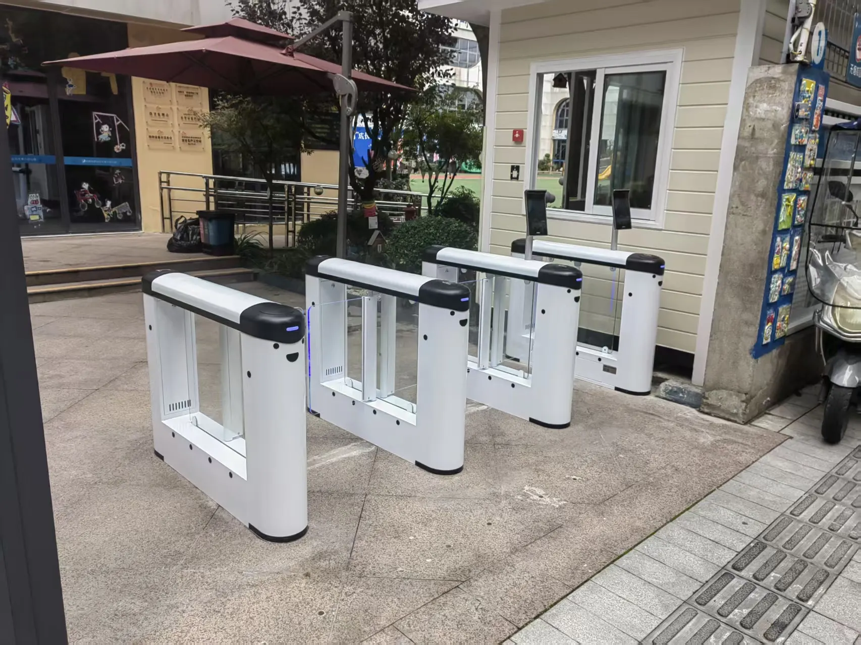 שער הנדנדה של גן הילדים IM.B223